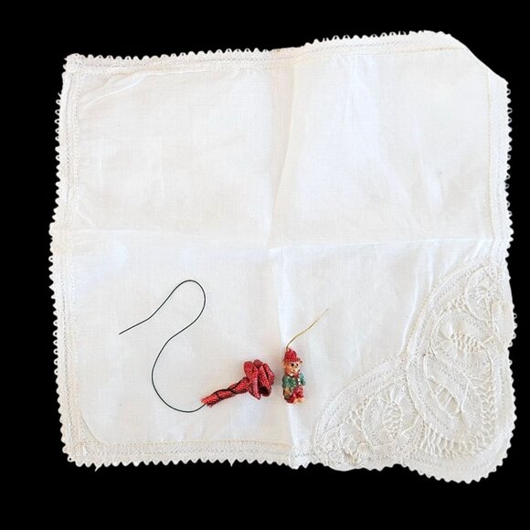 Antique Reticella Lace Hankie & Vintage Instant Christmas Collection Ornaments - Picture 7 of 12